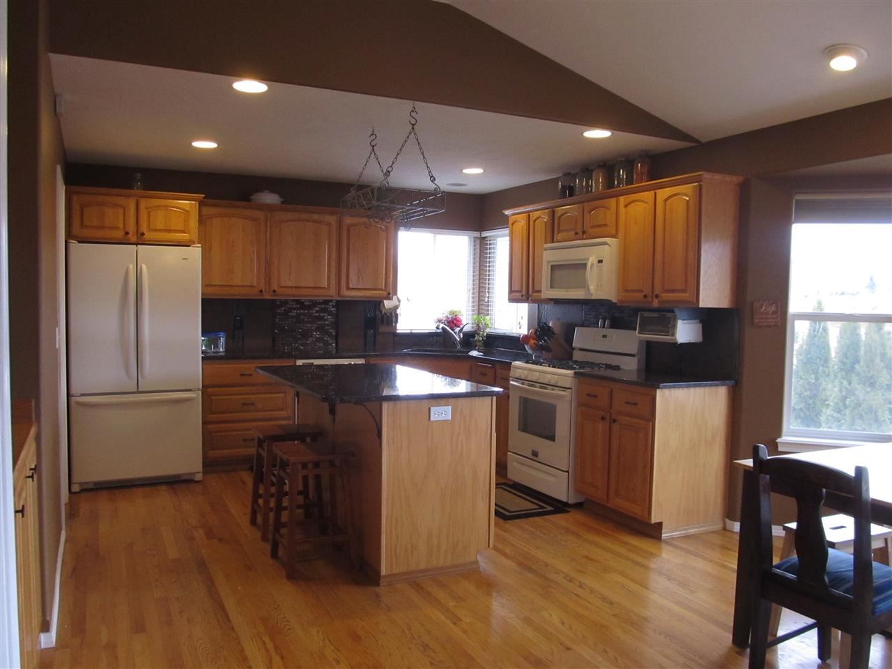 18322 E 10th Ave - Photo 5