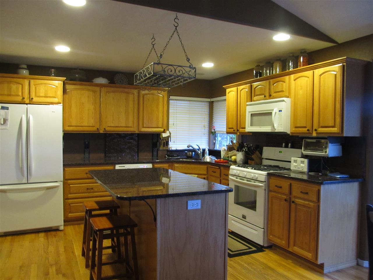 18322 E 10th Ave - Photo 6