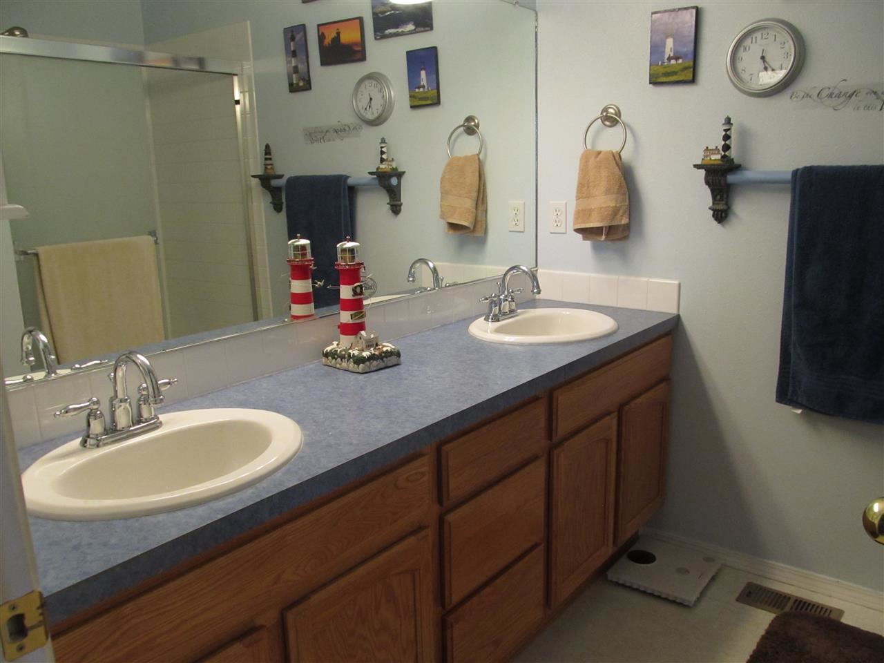 18322 E 10th Ave - Photo 8