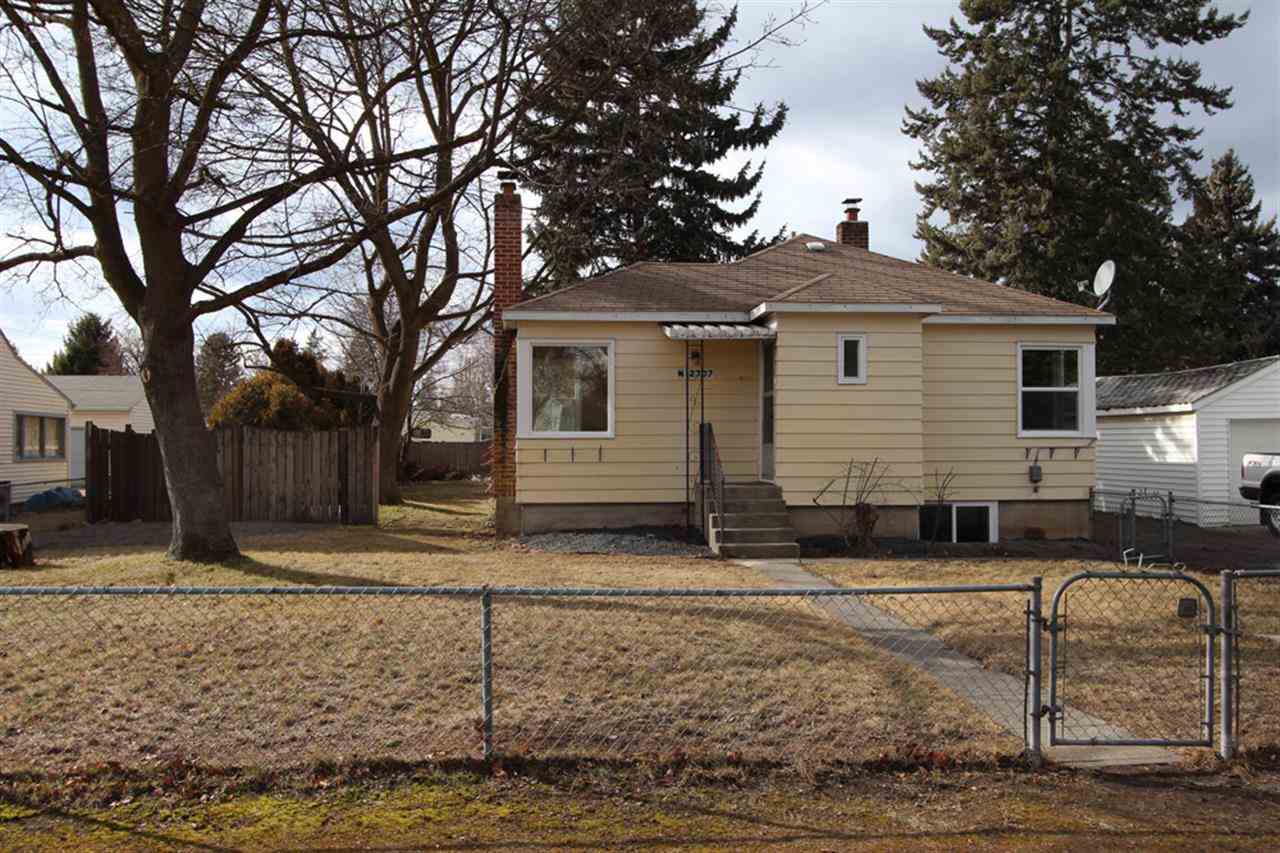 2707 N BESSIE - Photo 1