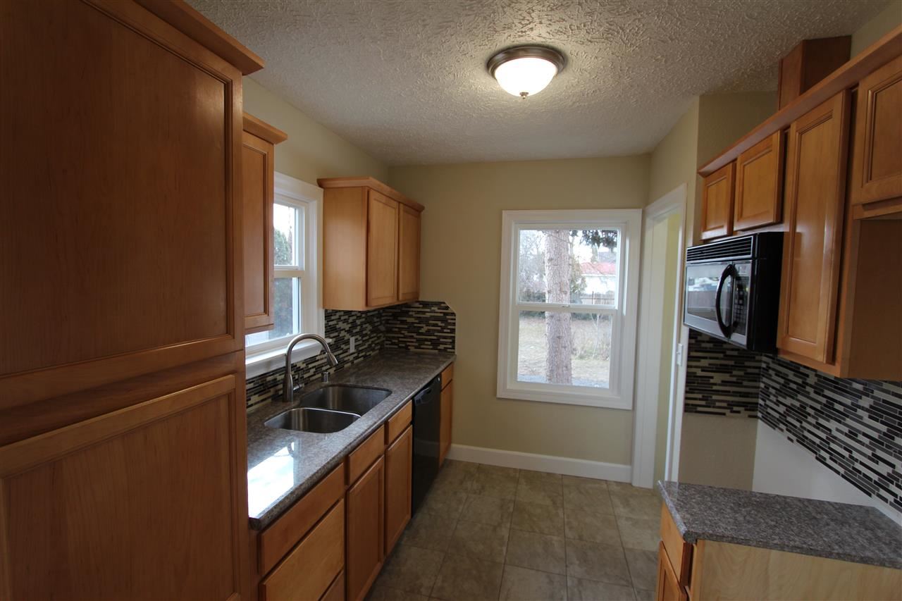 2707 N BESSIE - Photo 5