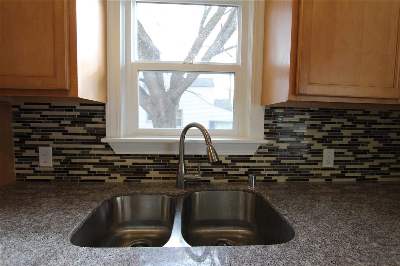2707 N BESSIE - Photo 6