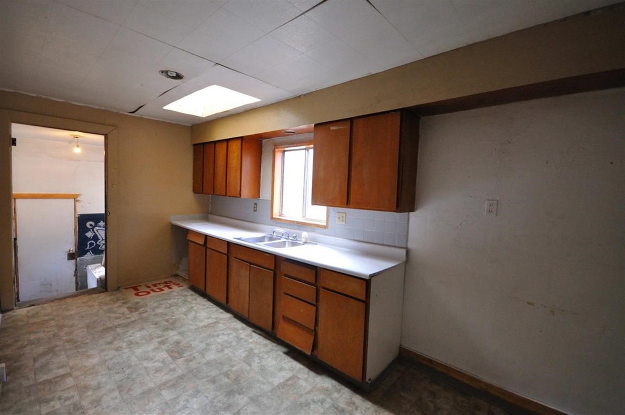 1212 E NEWARK - Photo 7