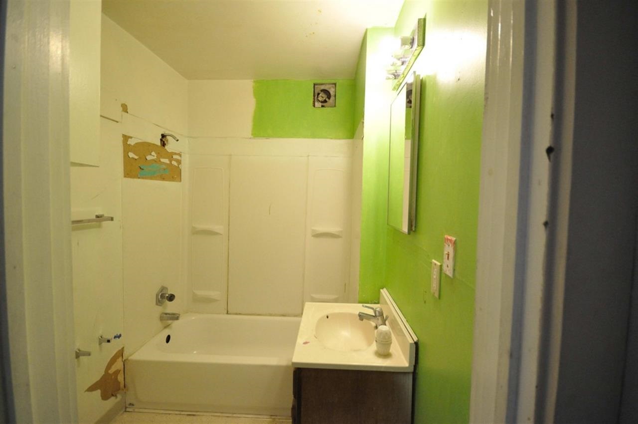 1212 E NEWARK - Photo 8