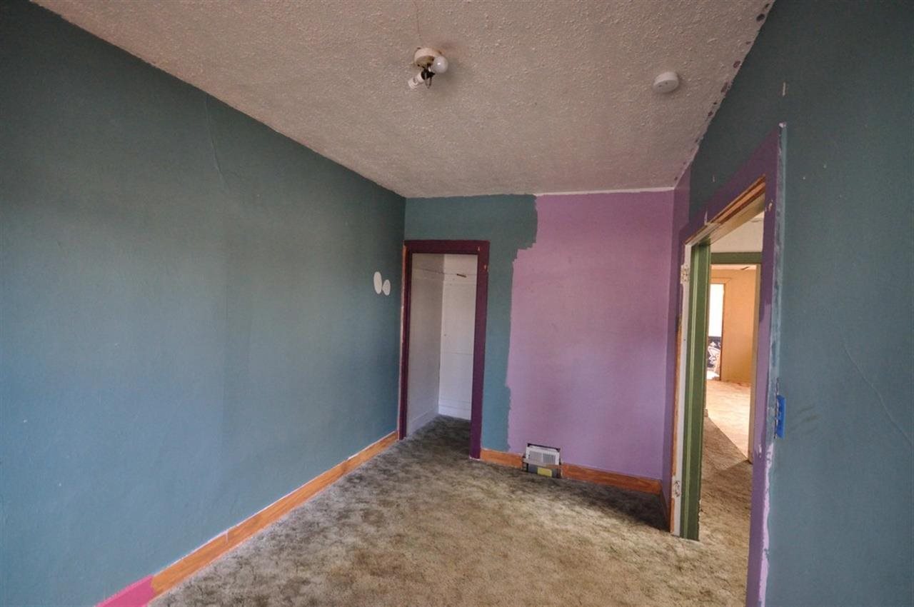 1212 E NEWARK - Photo 9