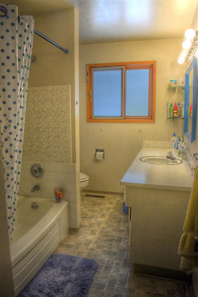 11405 E 20th Ave. - Photo 8