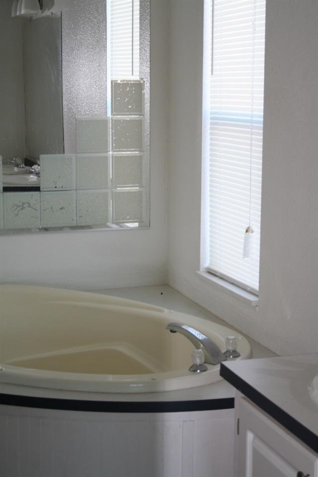 407 E H St - Photo 5