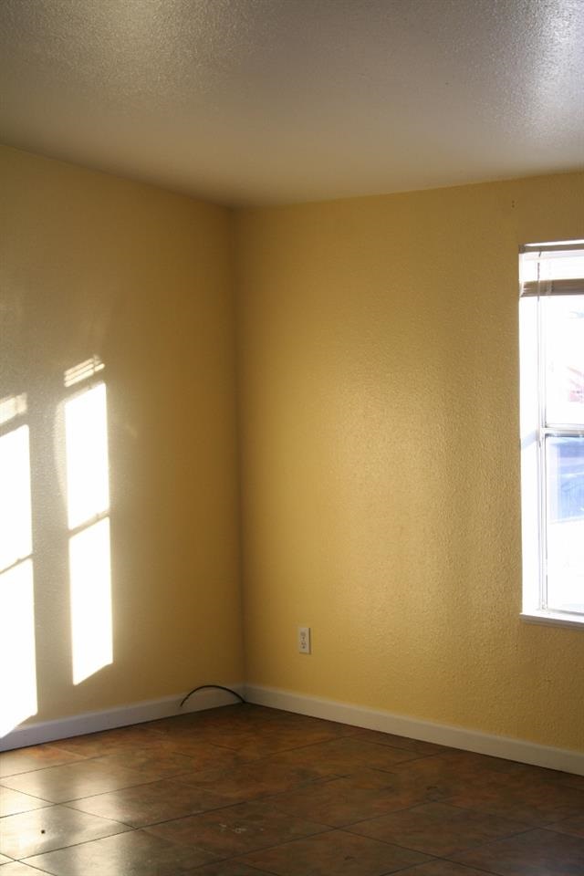 407 E H St - Photo 6