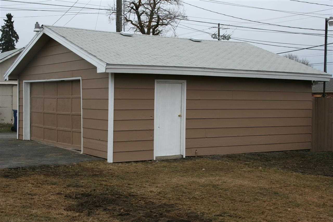 2023 E Bismark Ave - Photo 15