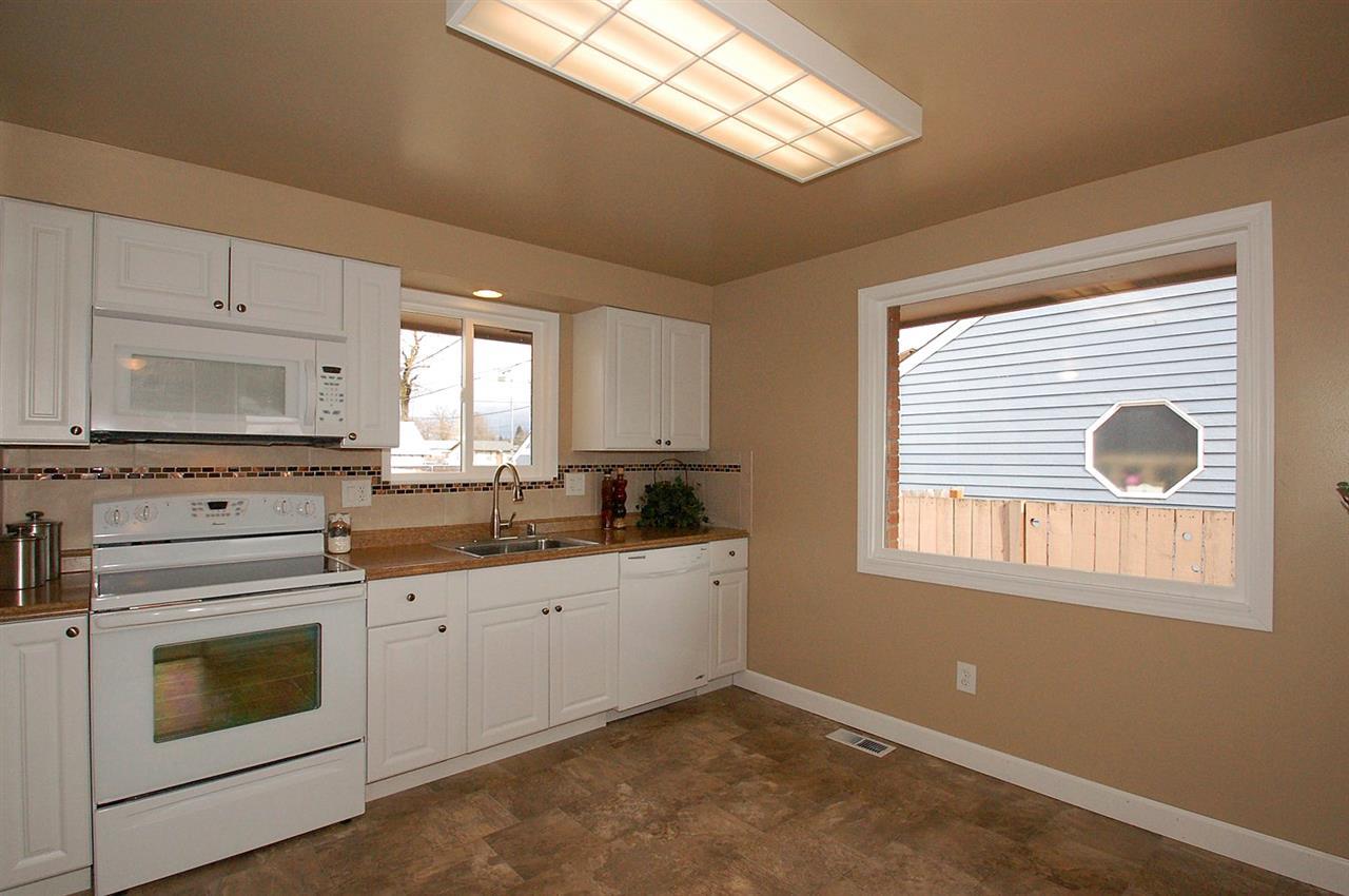 2023 E Bismark Ave - Photo 4