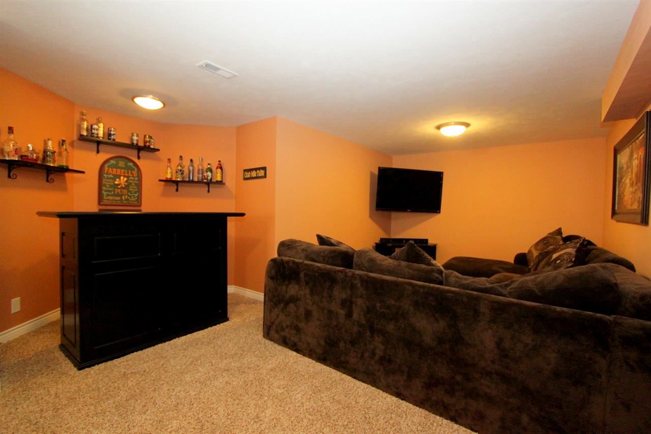 110 E Franklin - Photo 13
