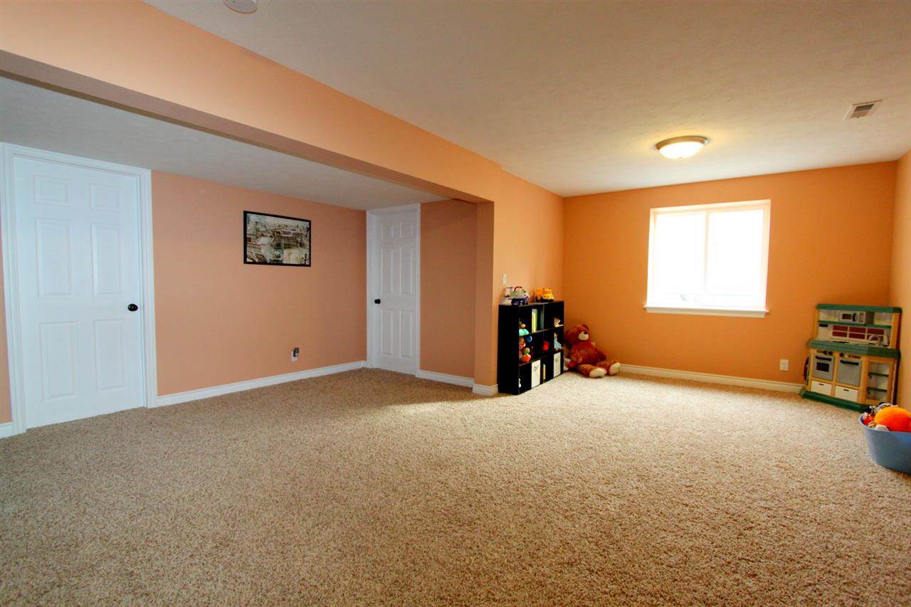 110 E Franklin - Photo 14
