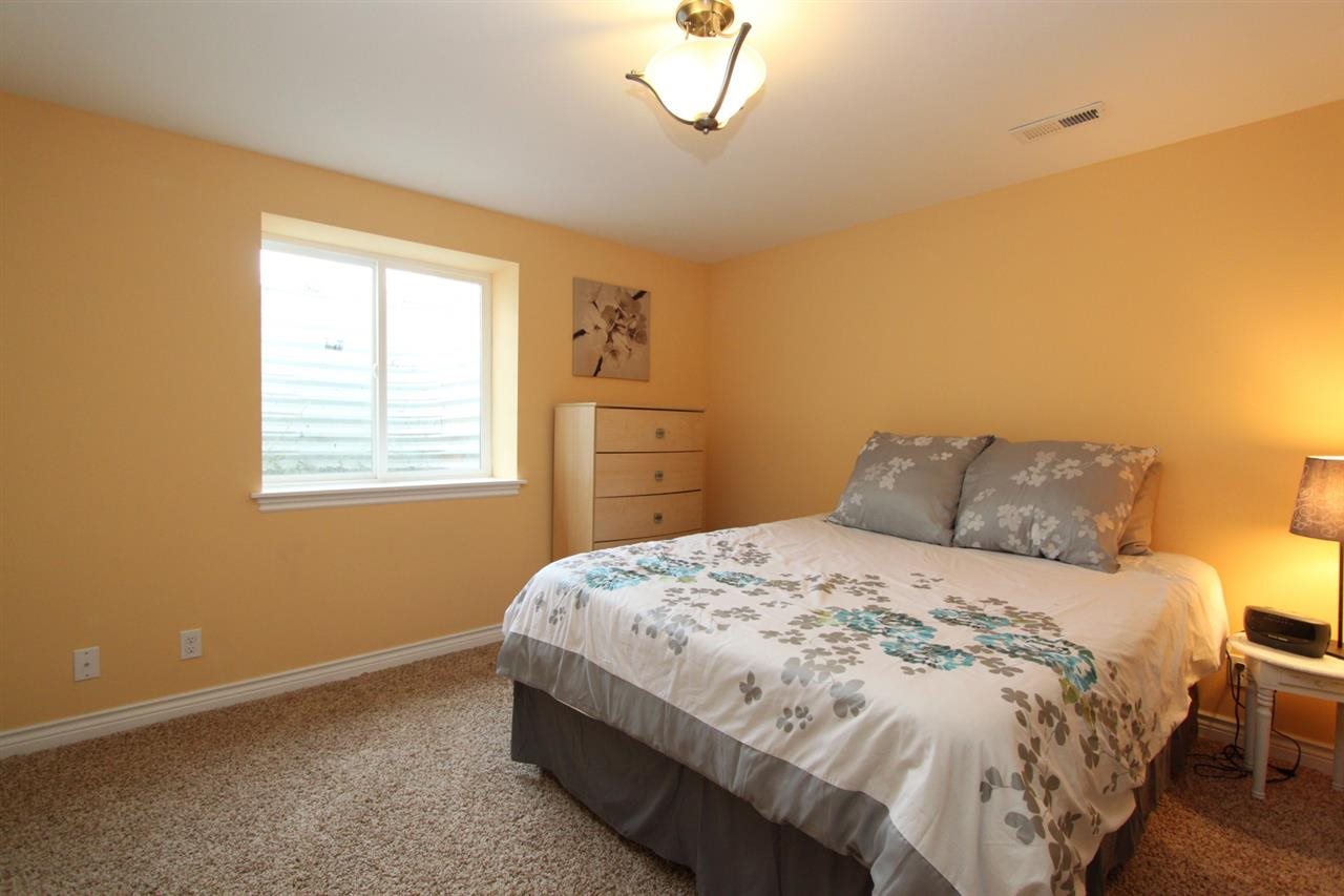 110 E Franklin - Photo 9