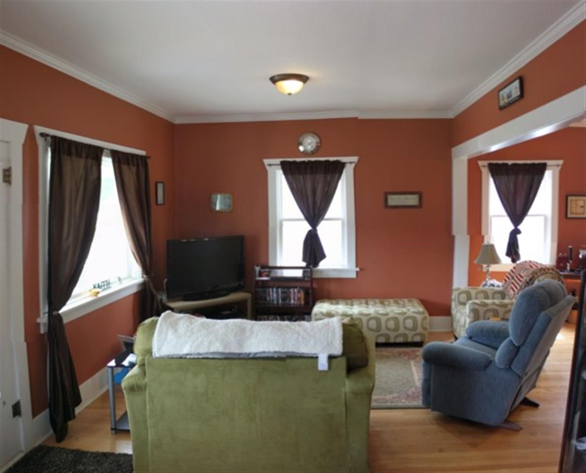 307 E 4th - Photo 3