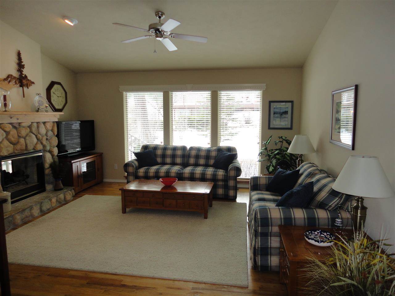 5110 E Glenngrae Ln - Photo 3
