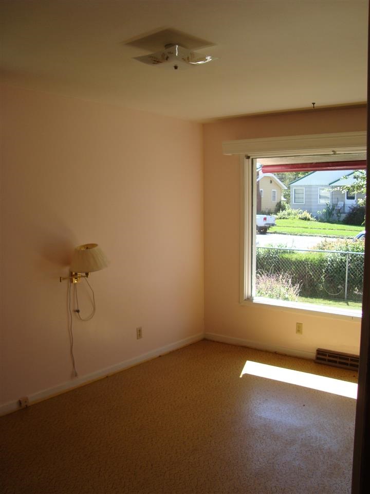 918 W Chelan Ave - Photo 4