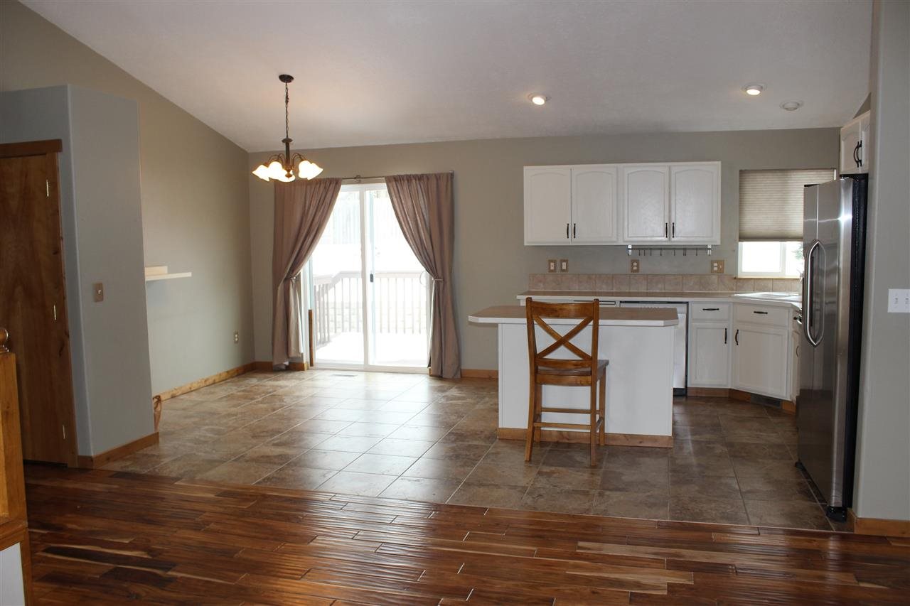 18304 E 11TH Ave - Photo 4