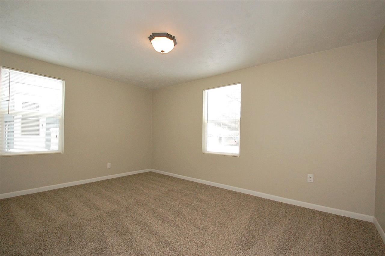 2411 W Broad Ave - Photo 11