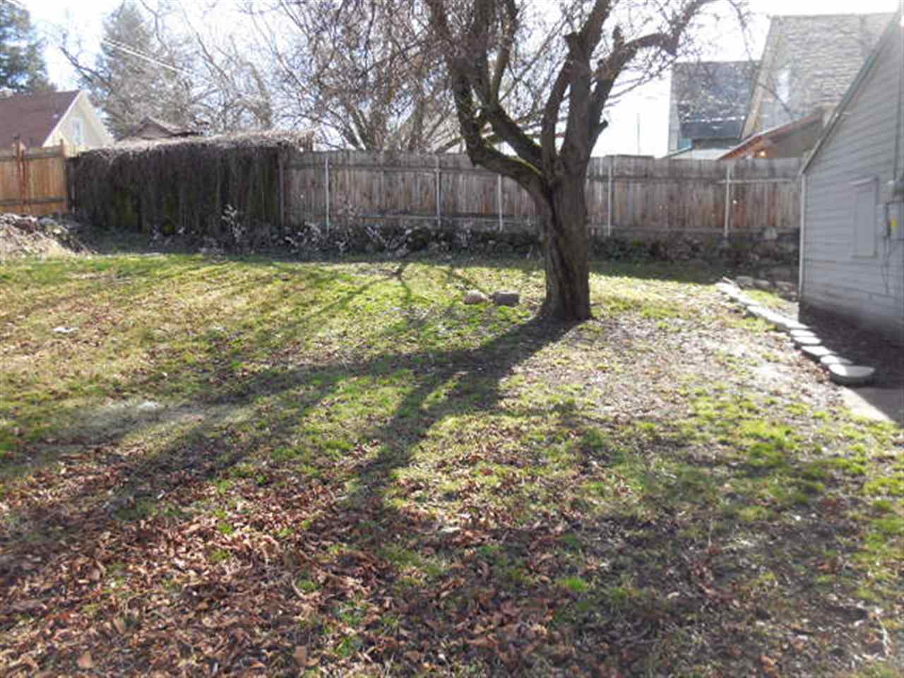 928 N Perry St - Photo 12