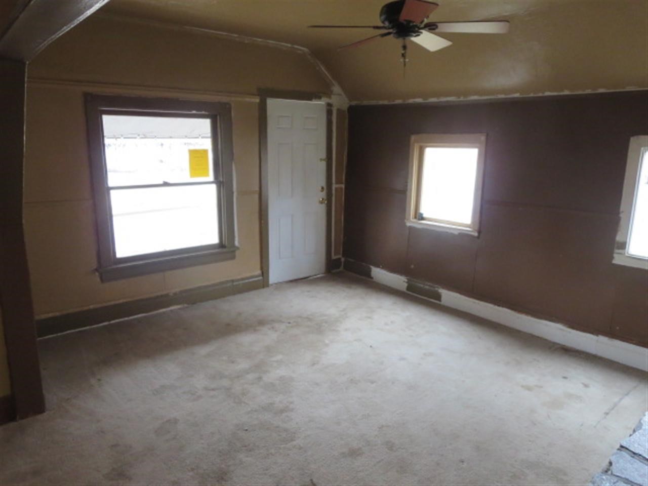 928 N Perry St - Photo 4