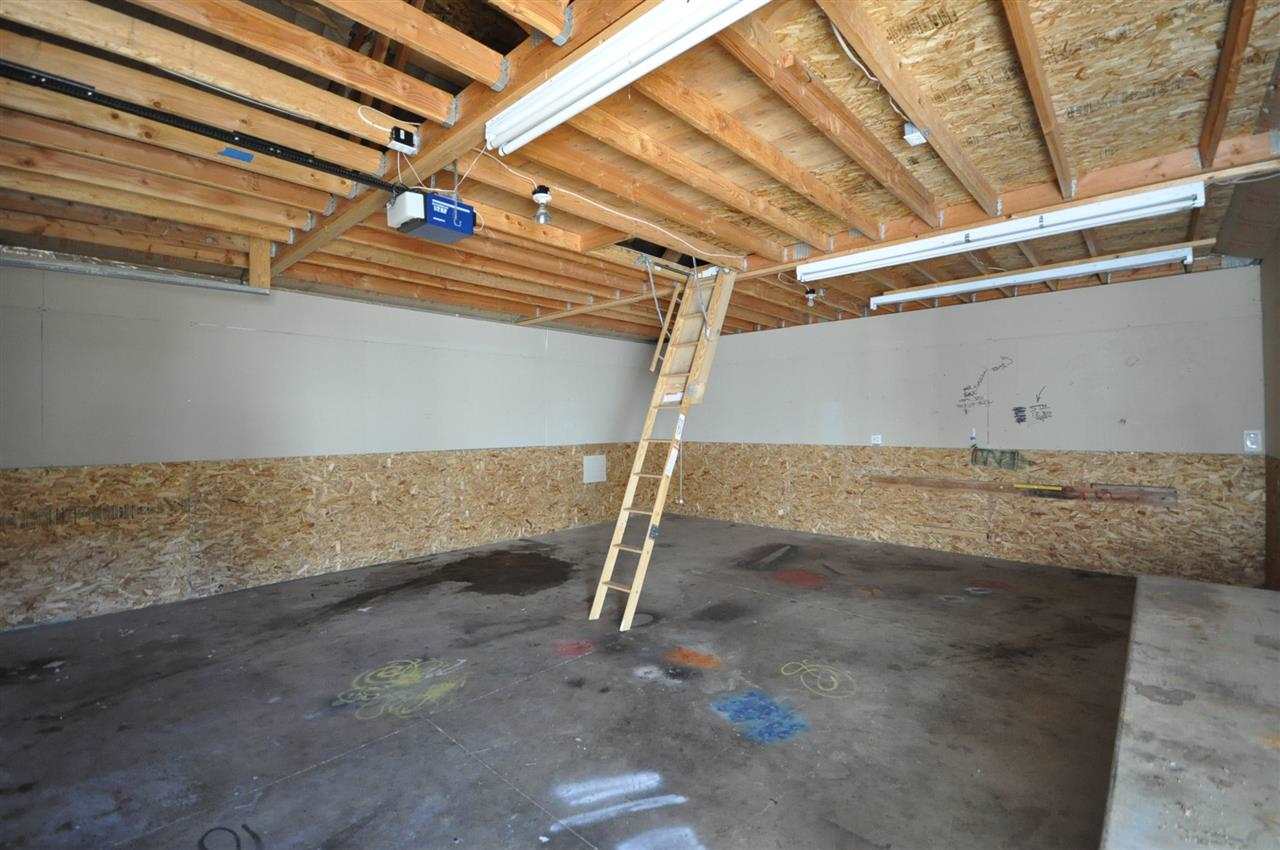 1412 E 4TH St - Photo 13