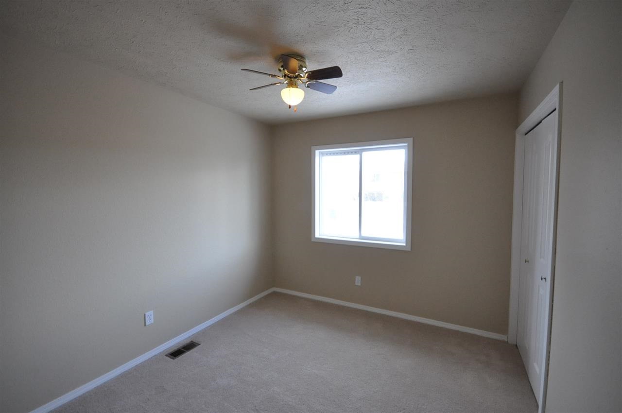 1412 E 4TH St - Photo 5