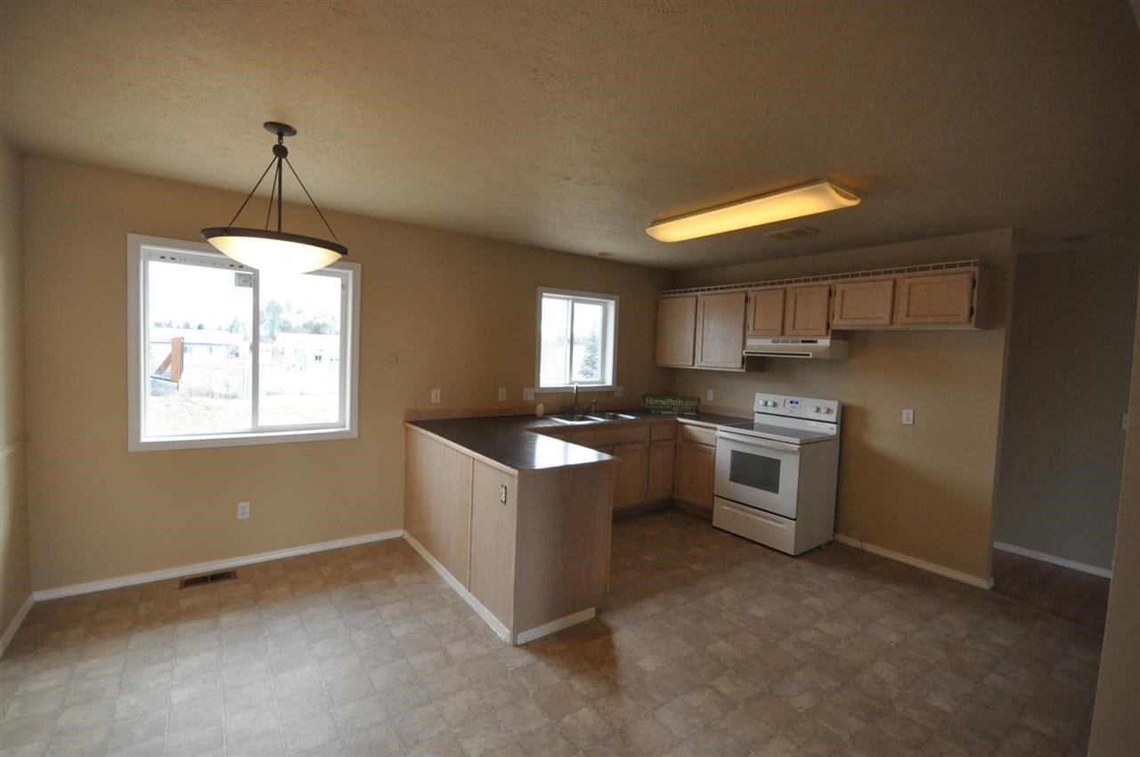 1412 E 4TH St - Photo 7