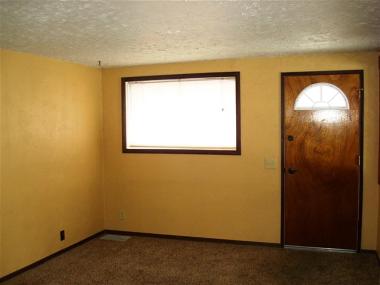 623 E Queen Ave - Photo 4