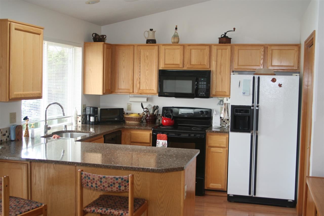 920 N Wright Blvd - Photo 3