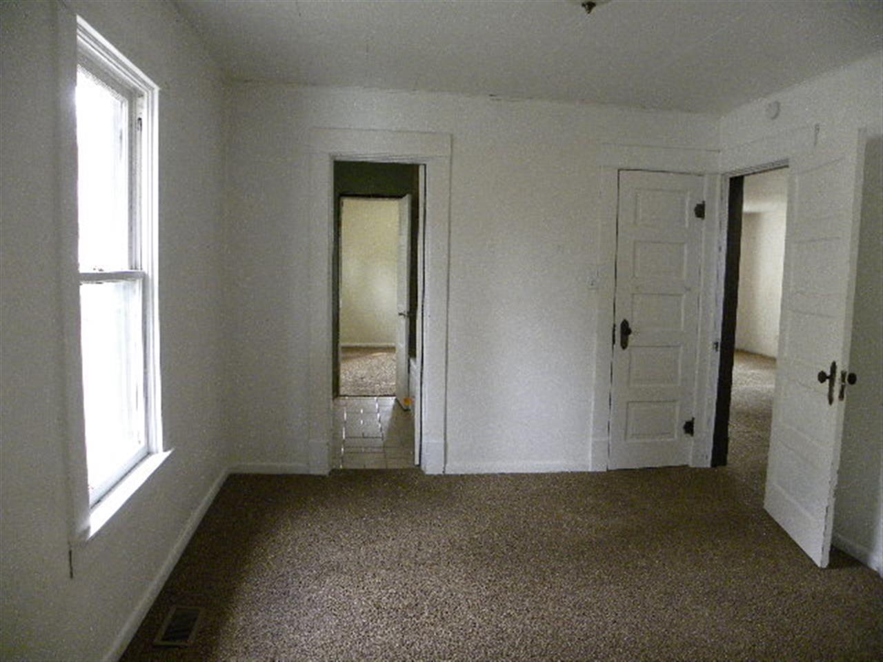1227 E 16TH - Photo 5