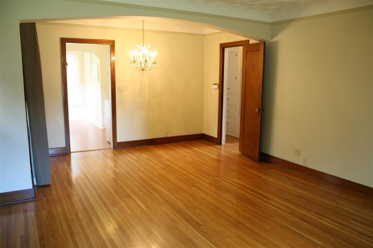 218 W 25TH - Photo 3