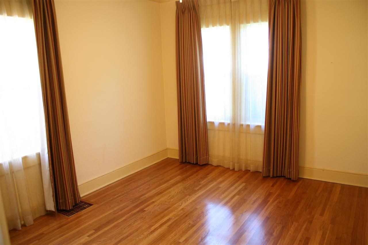 218 W 25TH - Photo 6