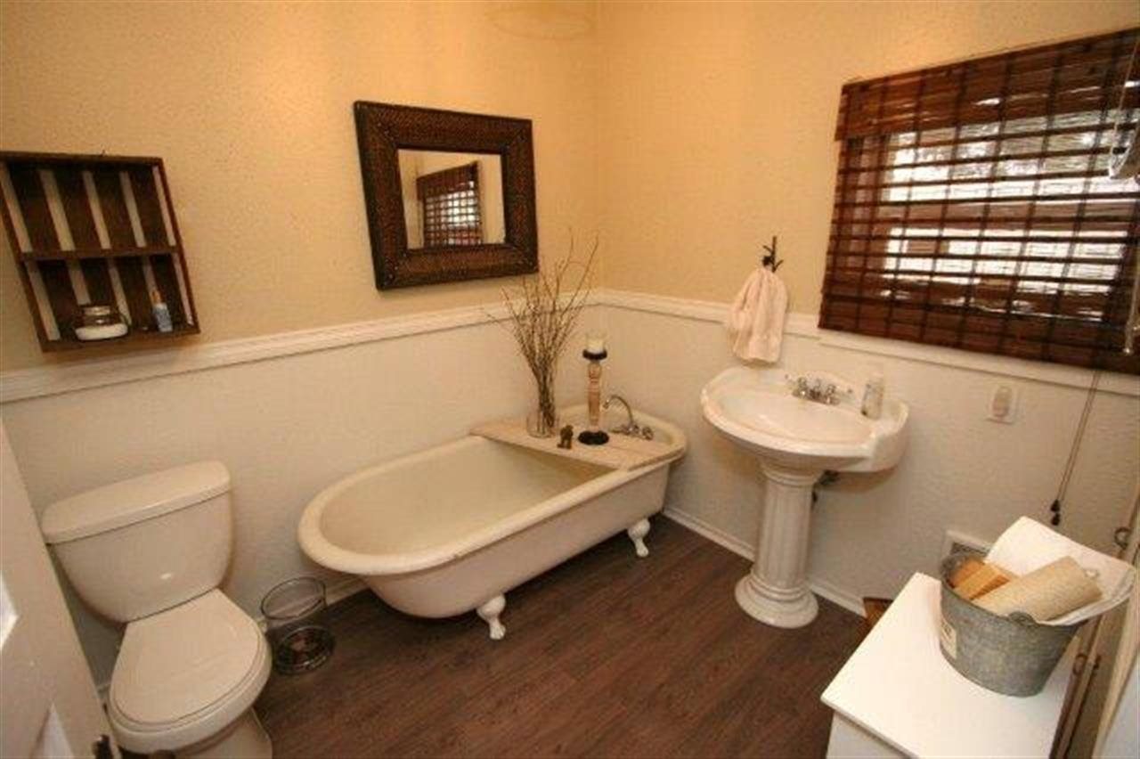 211 N Main St - Photo 14