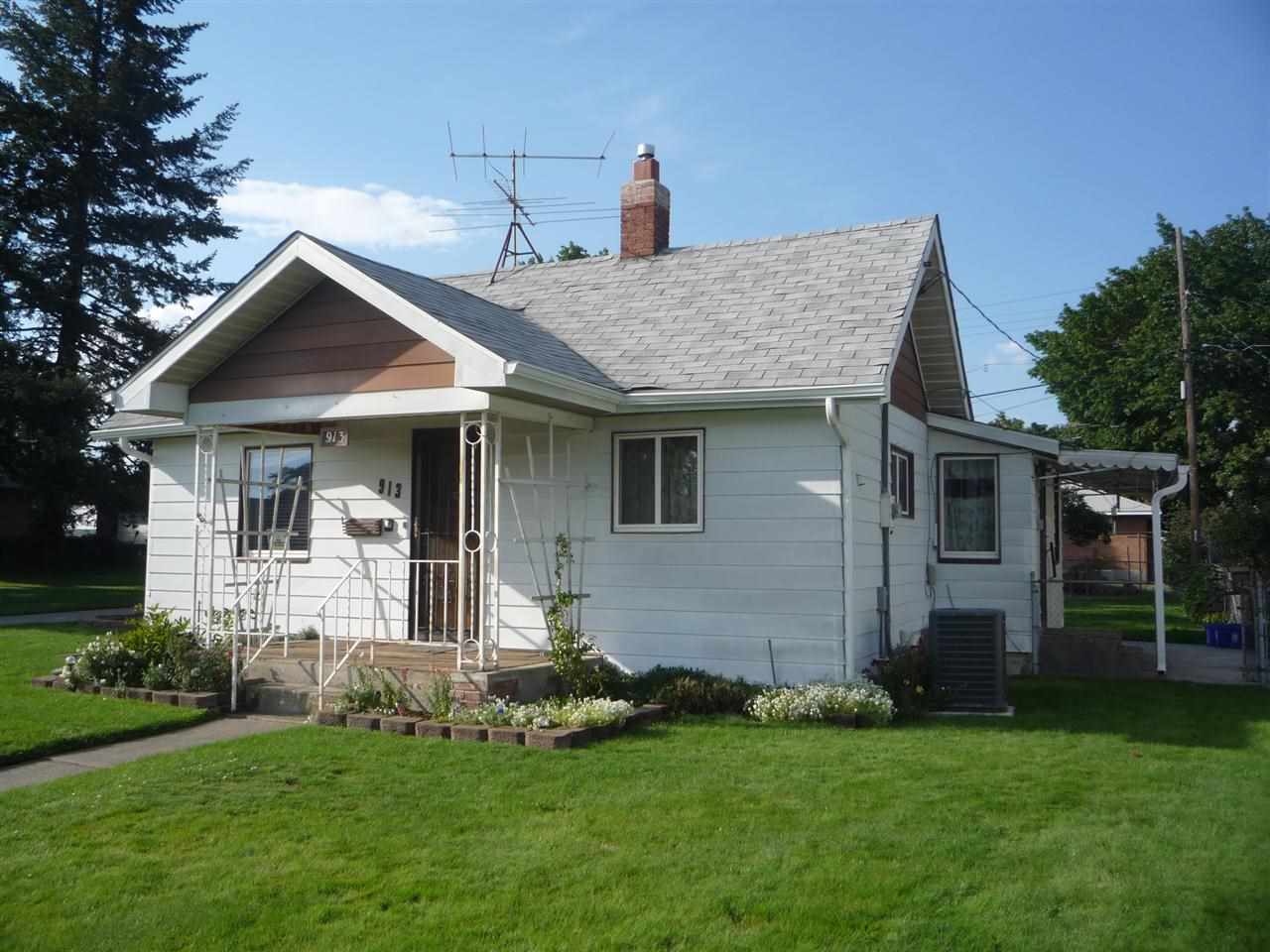 913 E Walton Ave - Photo 1