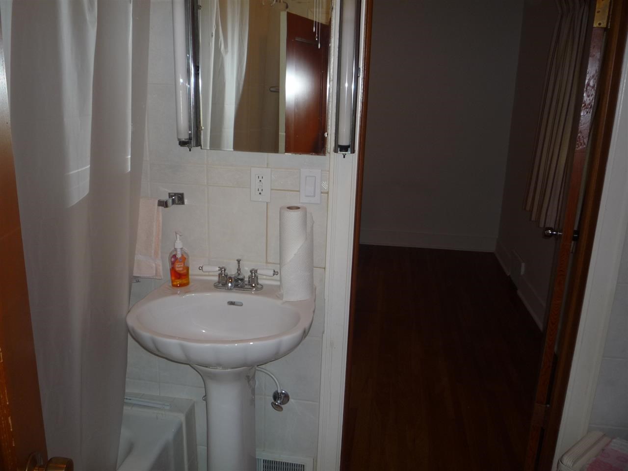 913 E Walton Ave - Photo 11
