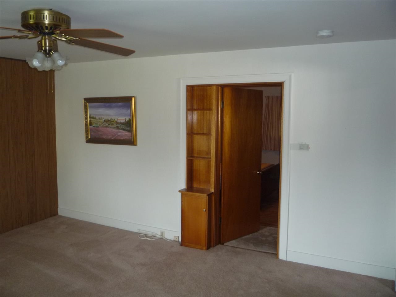 913 E Walton Ave - Photo 3