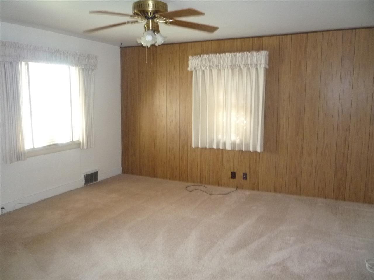 913 E Walton Ave - Photo 4