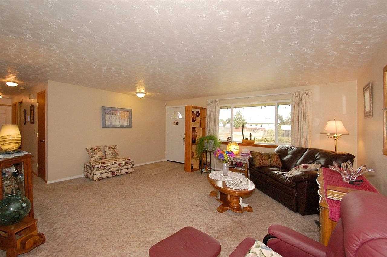 1115 E 5th St - Photo 4