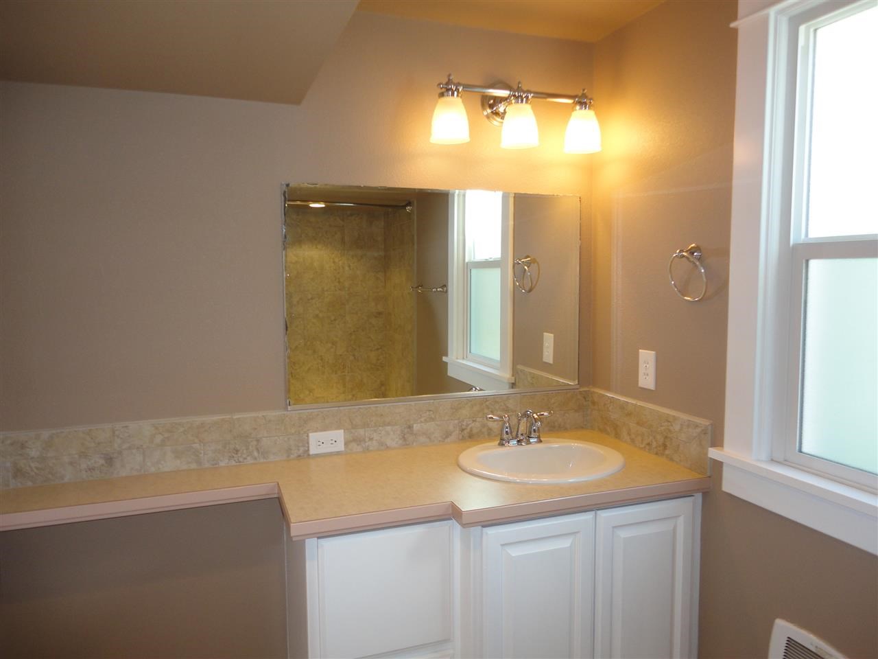 708 E 38th Ave - Photo 11