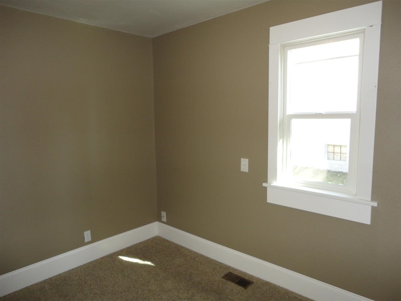 708 E 38th Ave - Photo 12