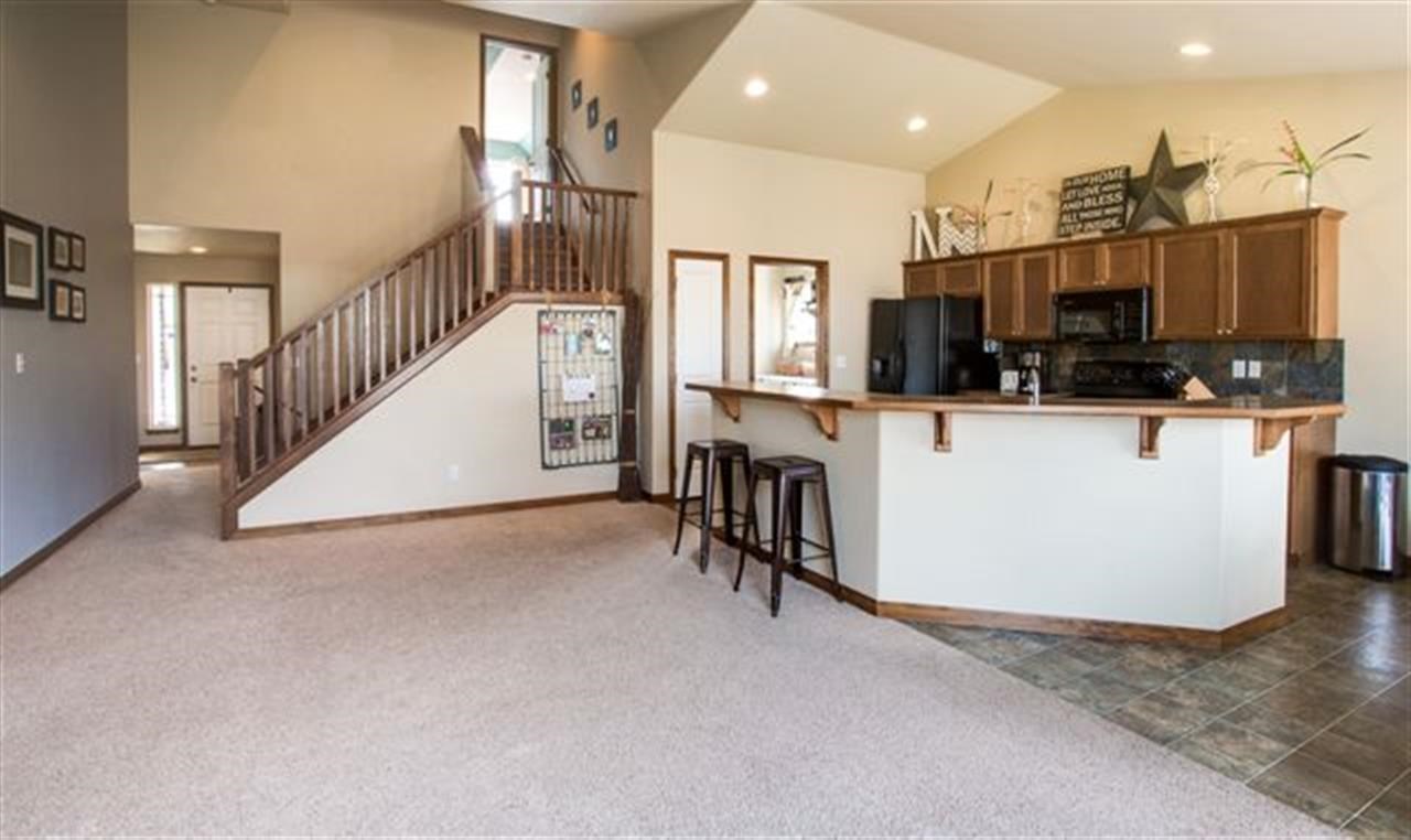 1609 E Beacon - Photo 3