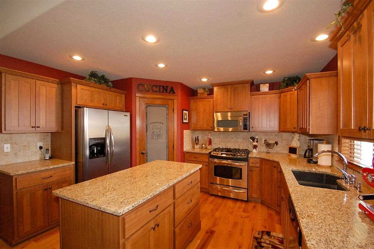 7506 N Nettleton Ct - Photo 5