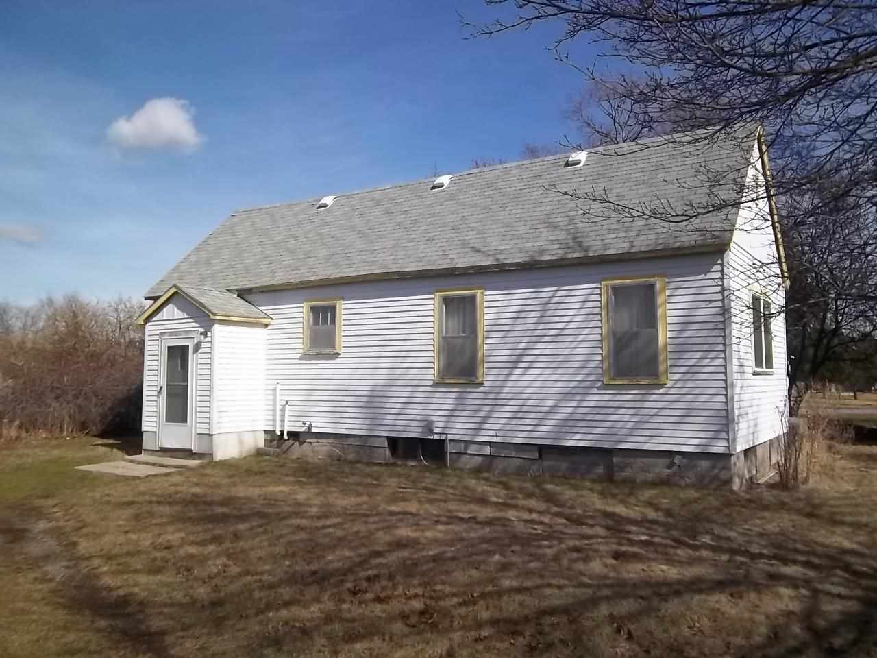18123 E Montgomery Ave - Photo 1