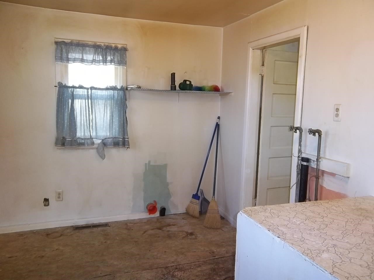 18123 E Montgomery Ave - Photo 7
