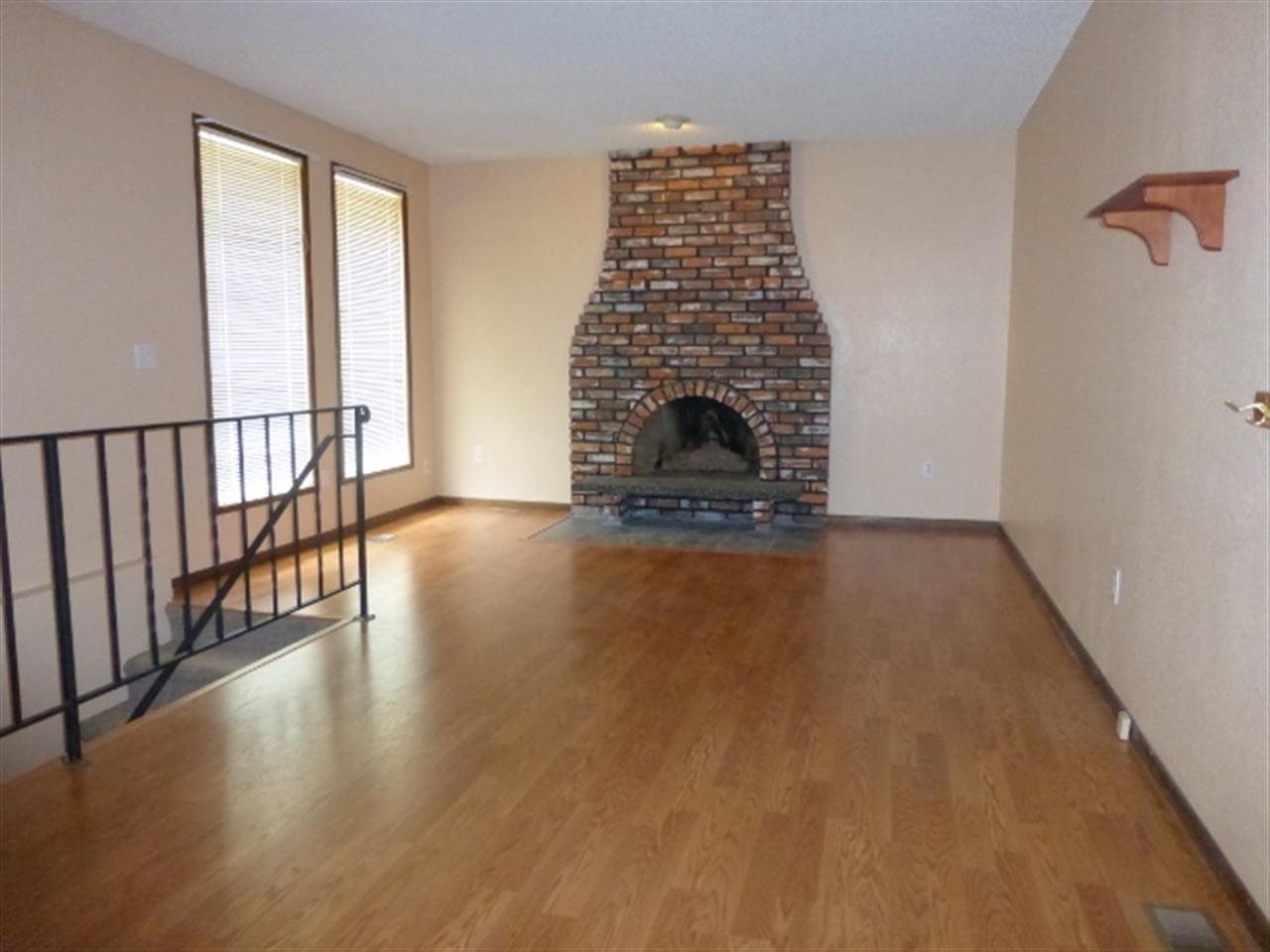 8211 N Standard St - Photo 3