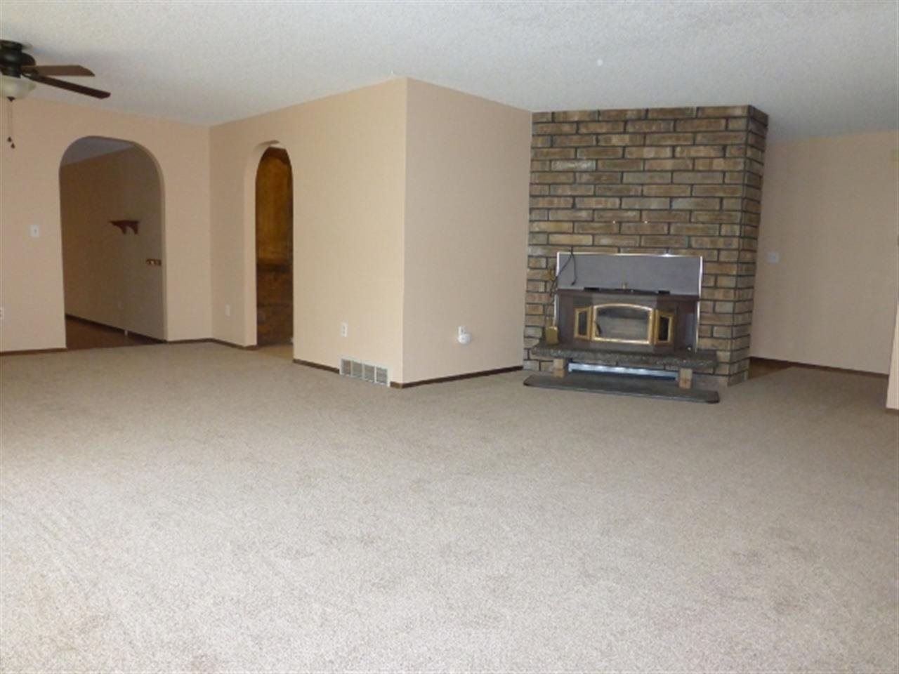 8211 N Standard St - Photo 4