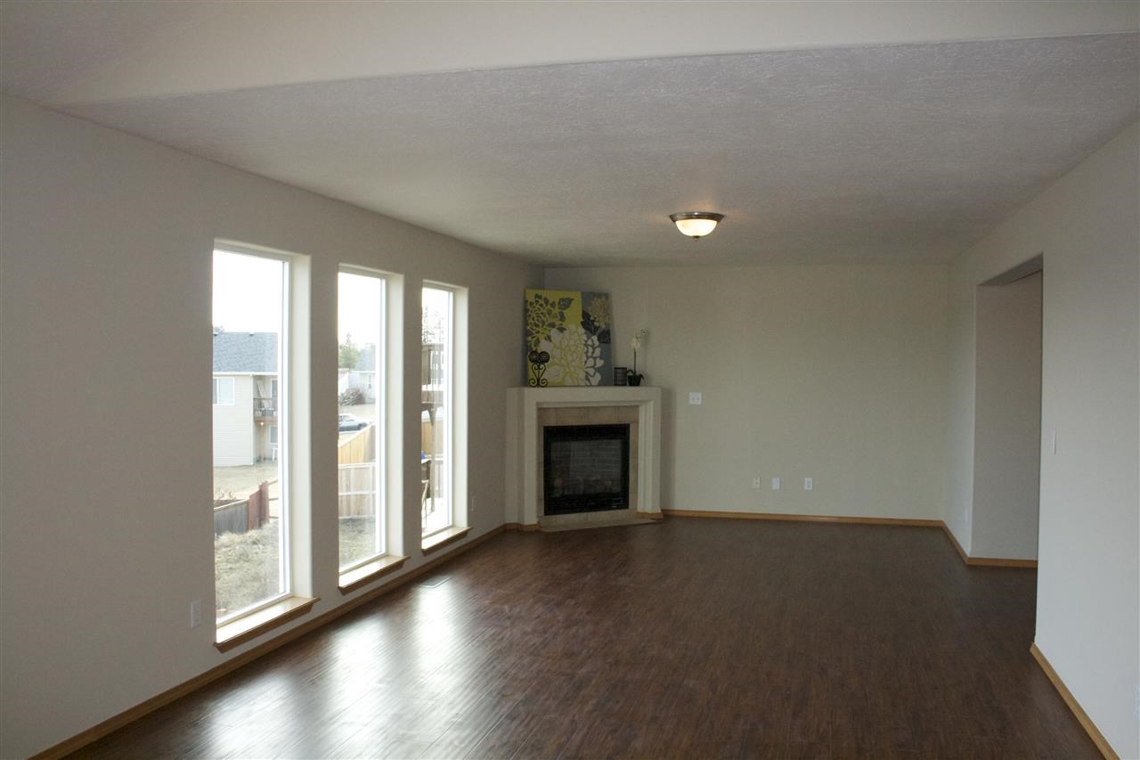 812 E ANGIE - Photo 3