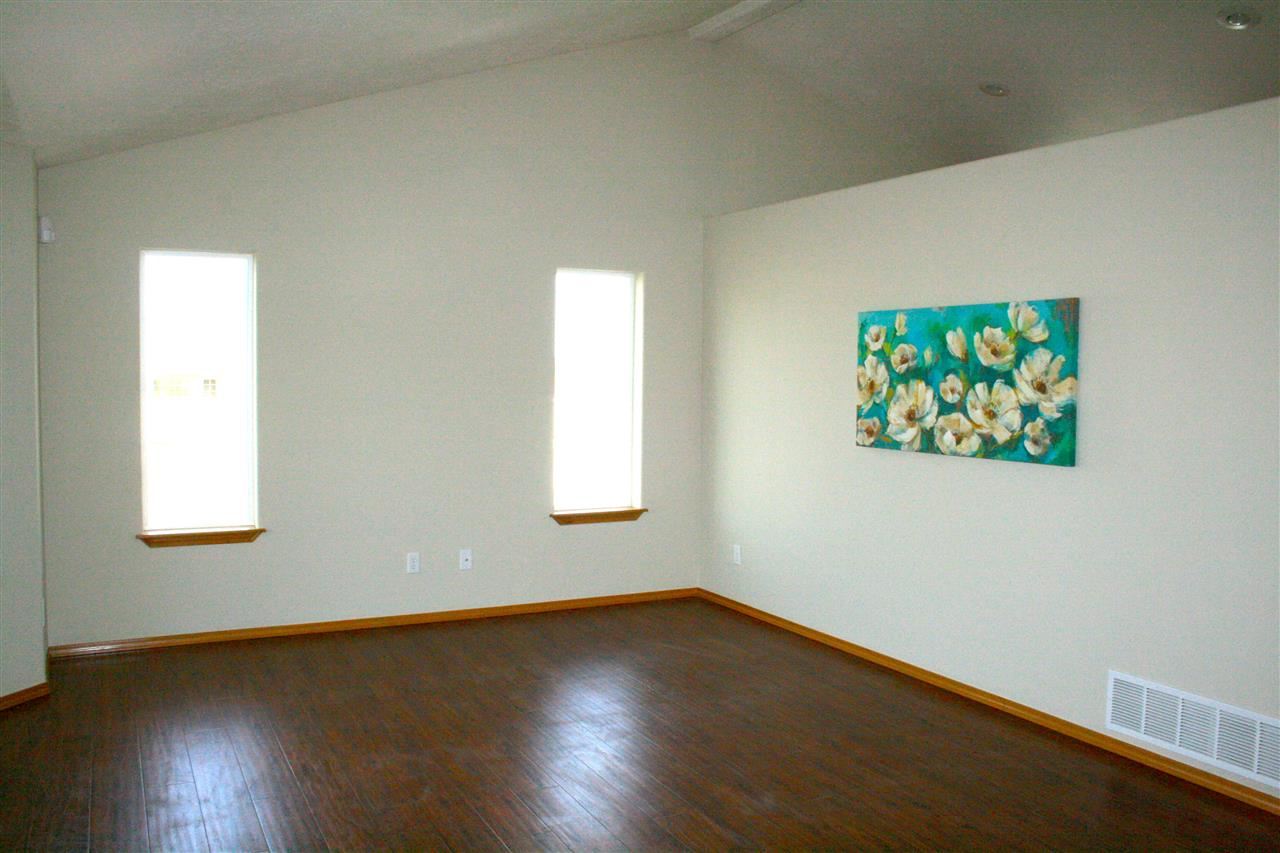 812 E ANGIE - Photo 4