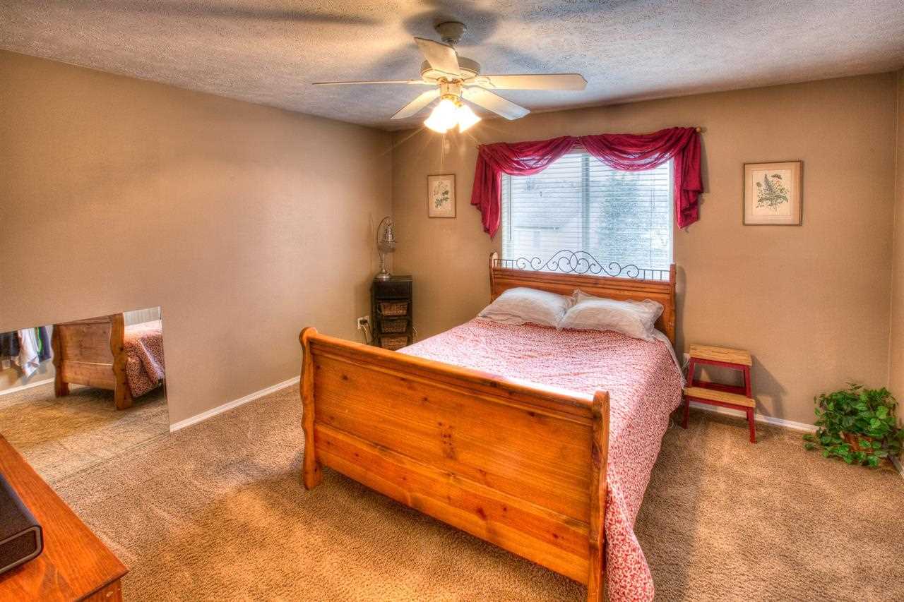 935 N Wright Blvd - Photo 9