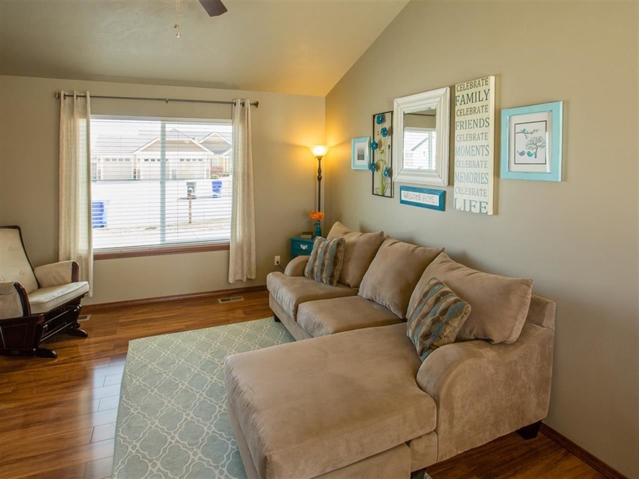 1615 N Bell Rd - Photo 3